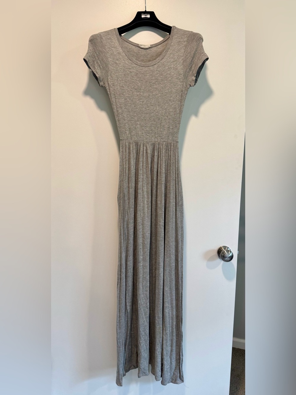Gray Short-Sleeve Maxi Dress - Casual Scoop Neck